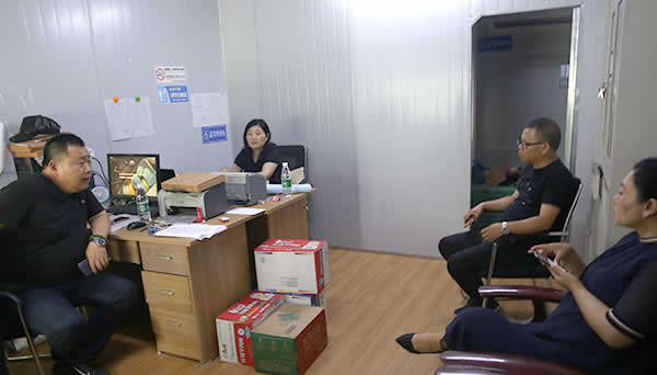 公司動(dòng)態(tài)=情牽一線項(xiàng)目組，高溫時(shí)節(jié)送清涼02.jpg